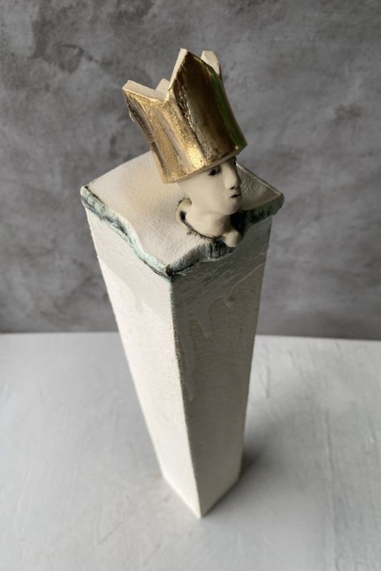 Stor kubeskulptur - Konge
